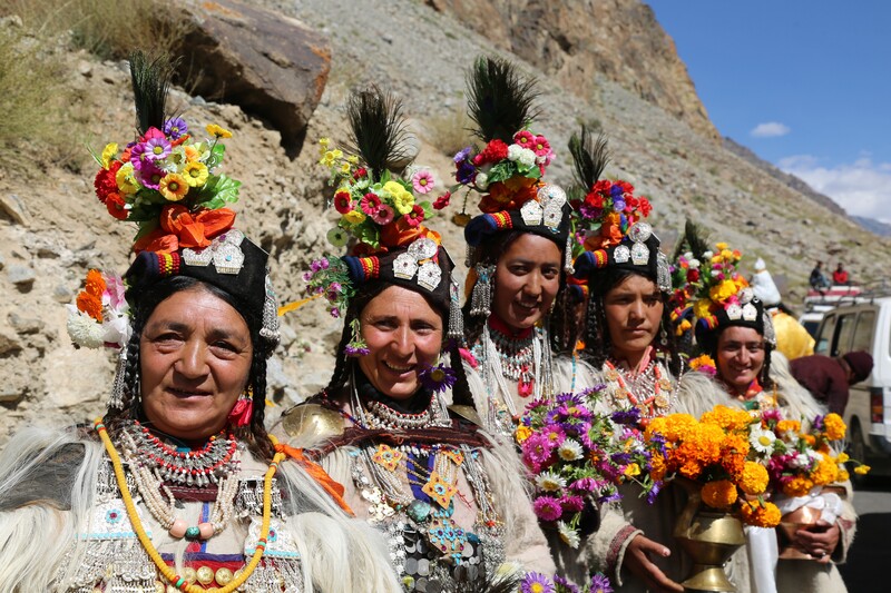 Welcome by women from Dha-Hanu area.